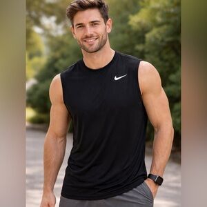 Nike Dri-FIT Men’s Sleeveless Training /Workout /Gym Shirt Black Size Small NWT